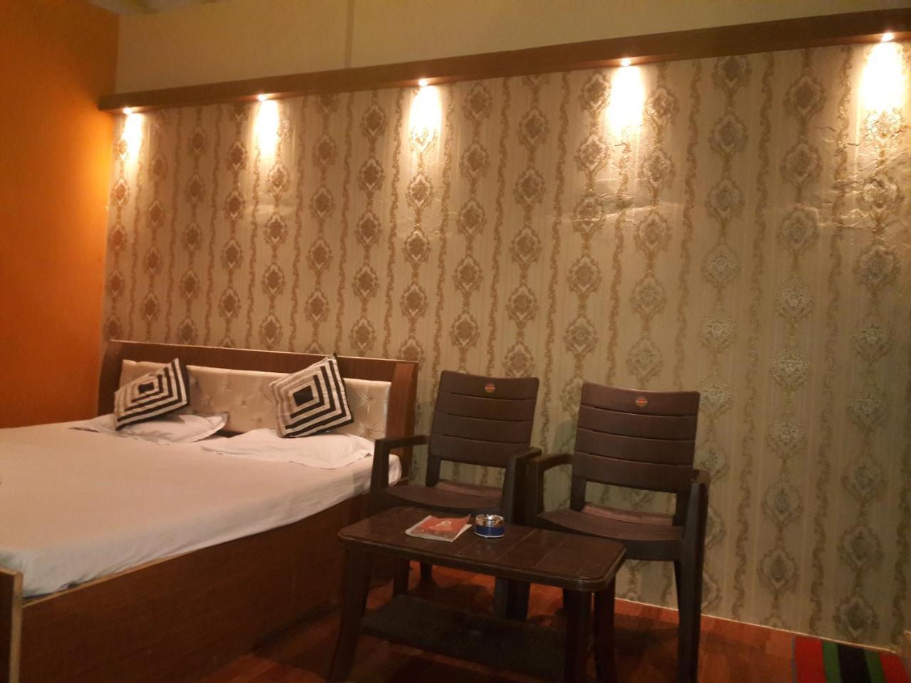 Buddha Guest House Varanasi Esterno foto