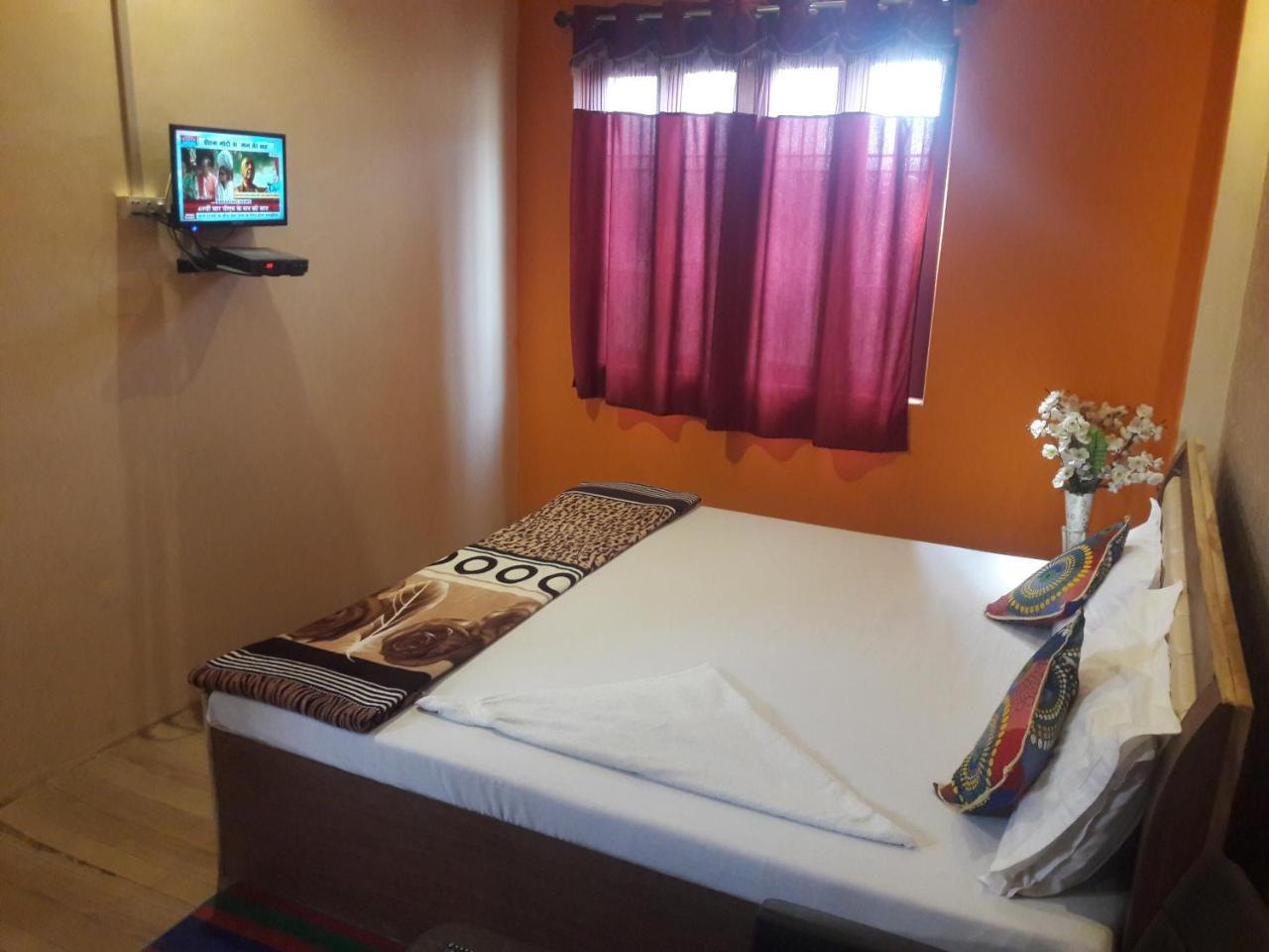 Buddha Guest House Varanasi Esterno foto