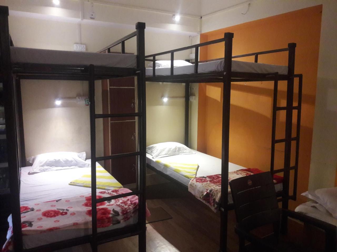 Buddha Guest House Varanasi Esterno foto