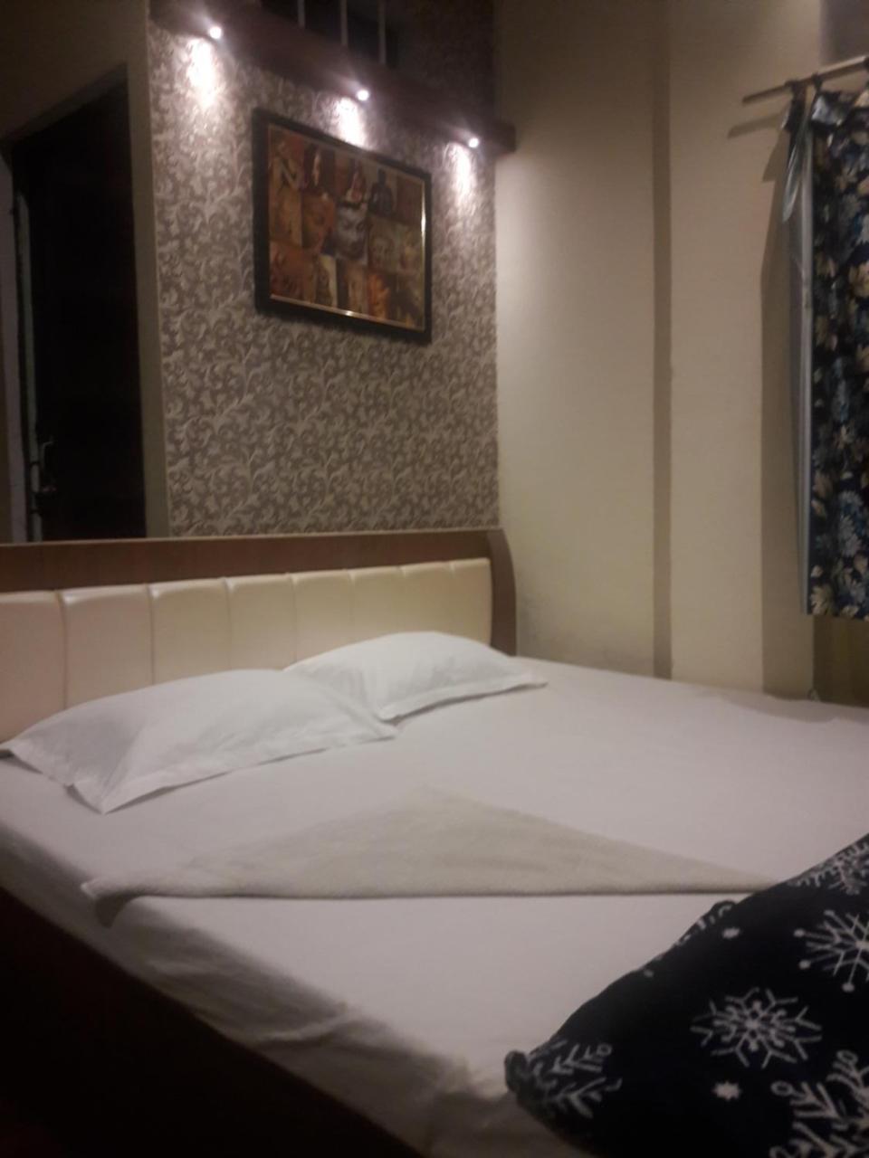 Buddha Guest House Varanasi Esterno foto