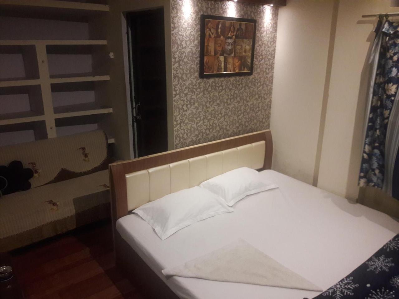 Buddha Guest House Varanasi Esterno foto