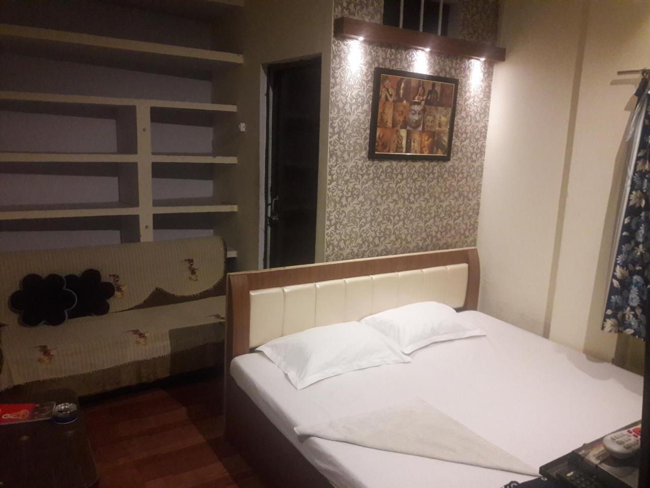 Buddha Guest House Varanasi Esterno foto