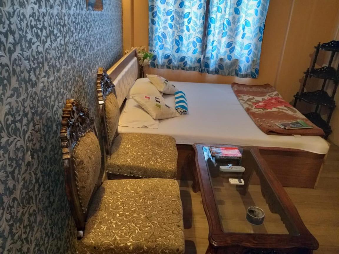 Buddha Guest House Varanasi Esterno foto