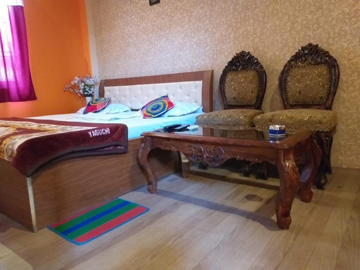 Buddha Guest House Varanasi Esterno foto